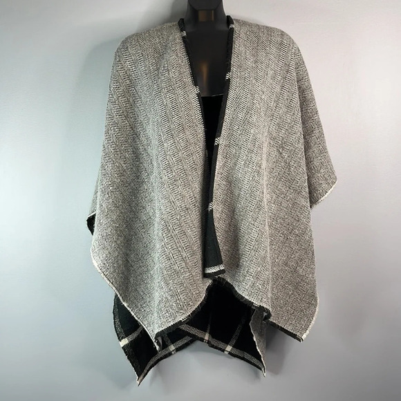 LAUREN RALPH LAUREN Reversable Cape Black Plaid/ Grey Herringbone Prep Classic - Picture 7 of 11